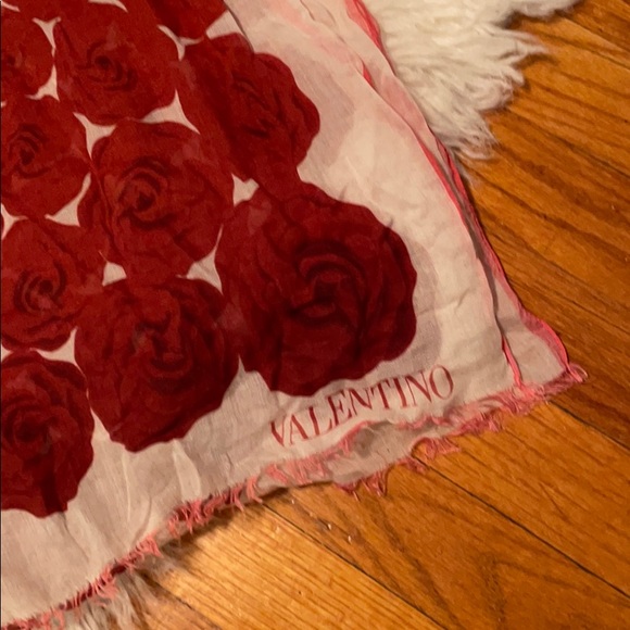 Valentino Rose ombre Red scarf - Picture 2 of 6